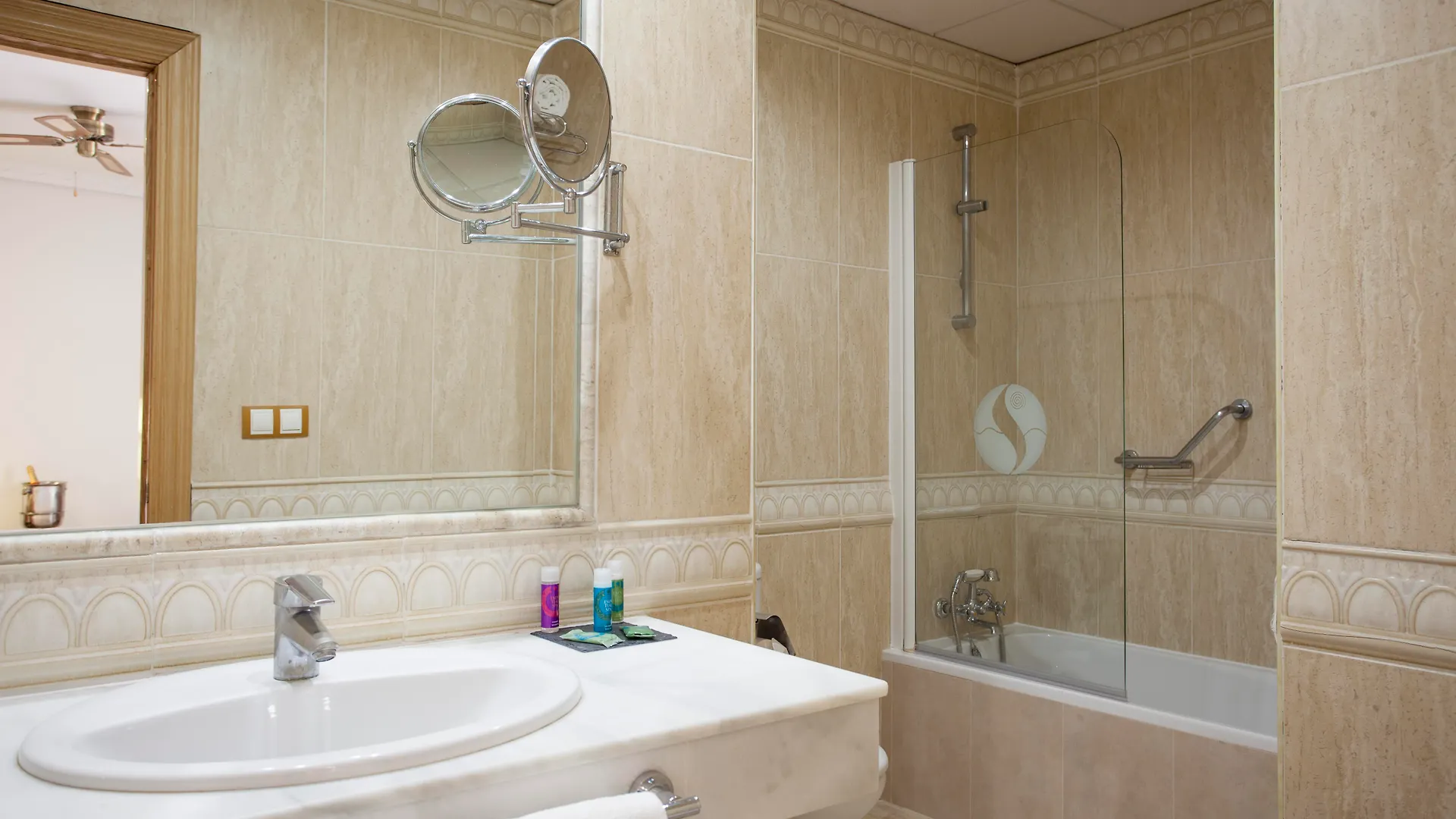 ****  Hotel Fénix Torremolinos - Adults Only Recommended Spagna